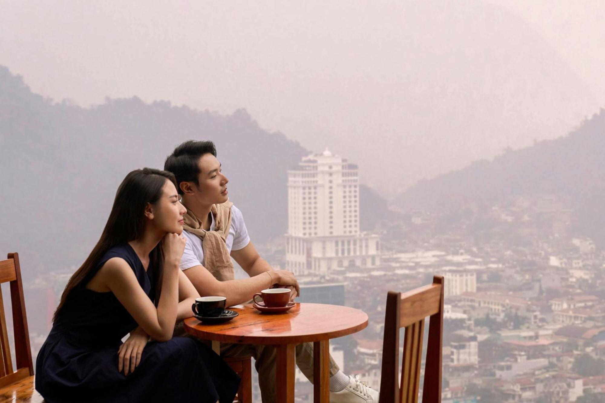 Four Points By Sheraton Ha Giang Buitenkant foto